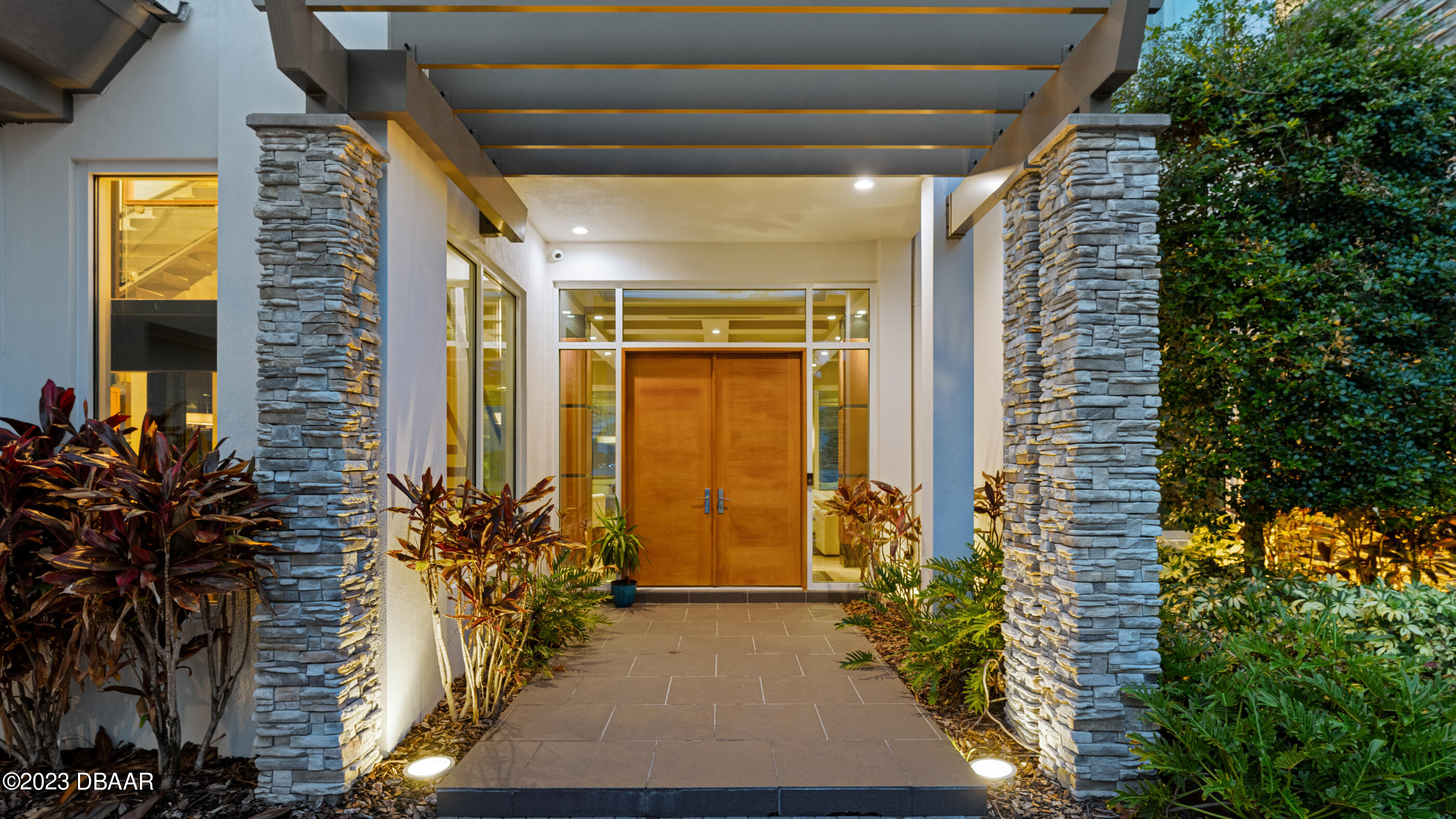 437 North Beach Street Ormond Beach, FL 32174 - Photo 3 of 162 6