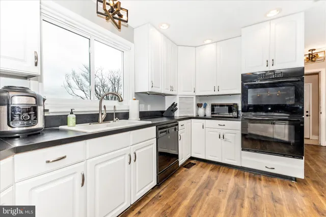 a view of utility room and utility room