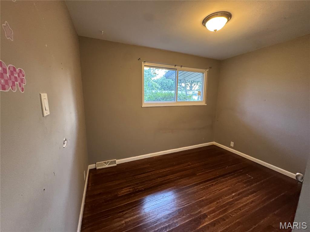 10514 Rothwell Drive St. Louis, MO 63136 - Photo 6 of 16 Gallery Image 6