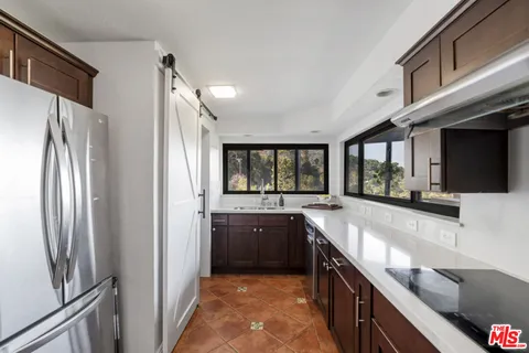 $1,595,000 | 19901 Grand View Drive, Topanga, CA 90290