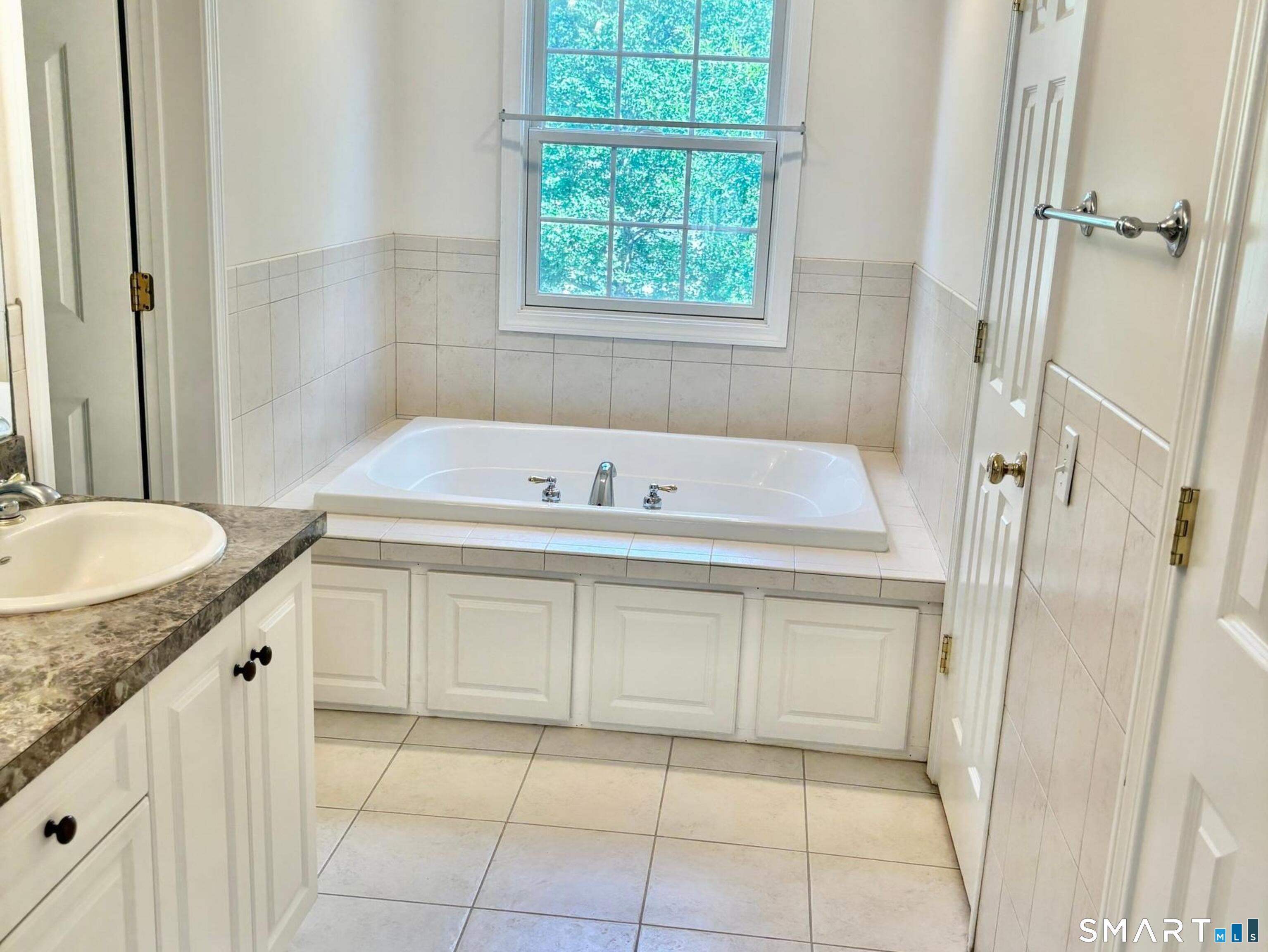 91 Valley View Road Manchester, CT 06040 - Photo 29 of 40