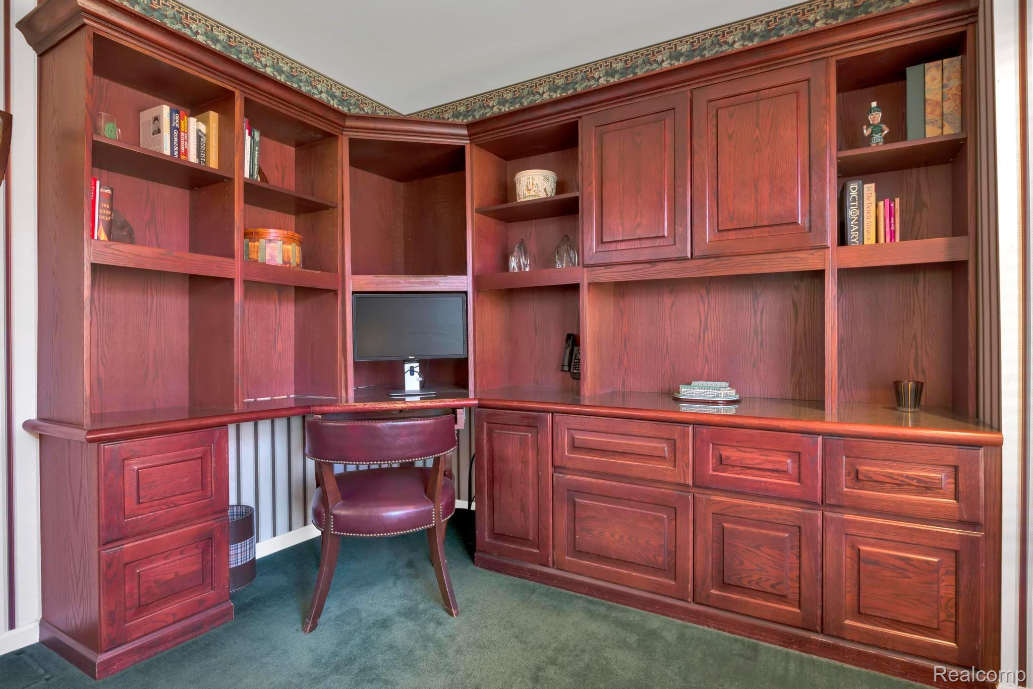 2177 Clinton View Circle Rochester, MI 48309 - Photo 14 of 74 Gallery Image 14