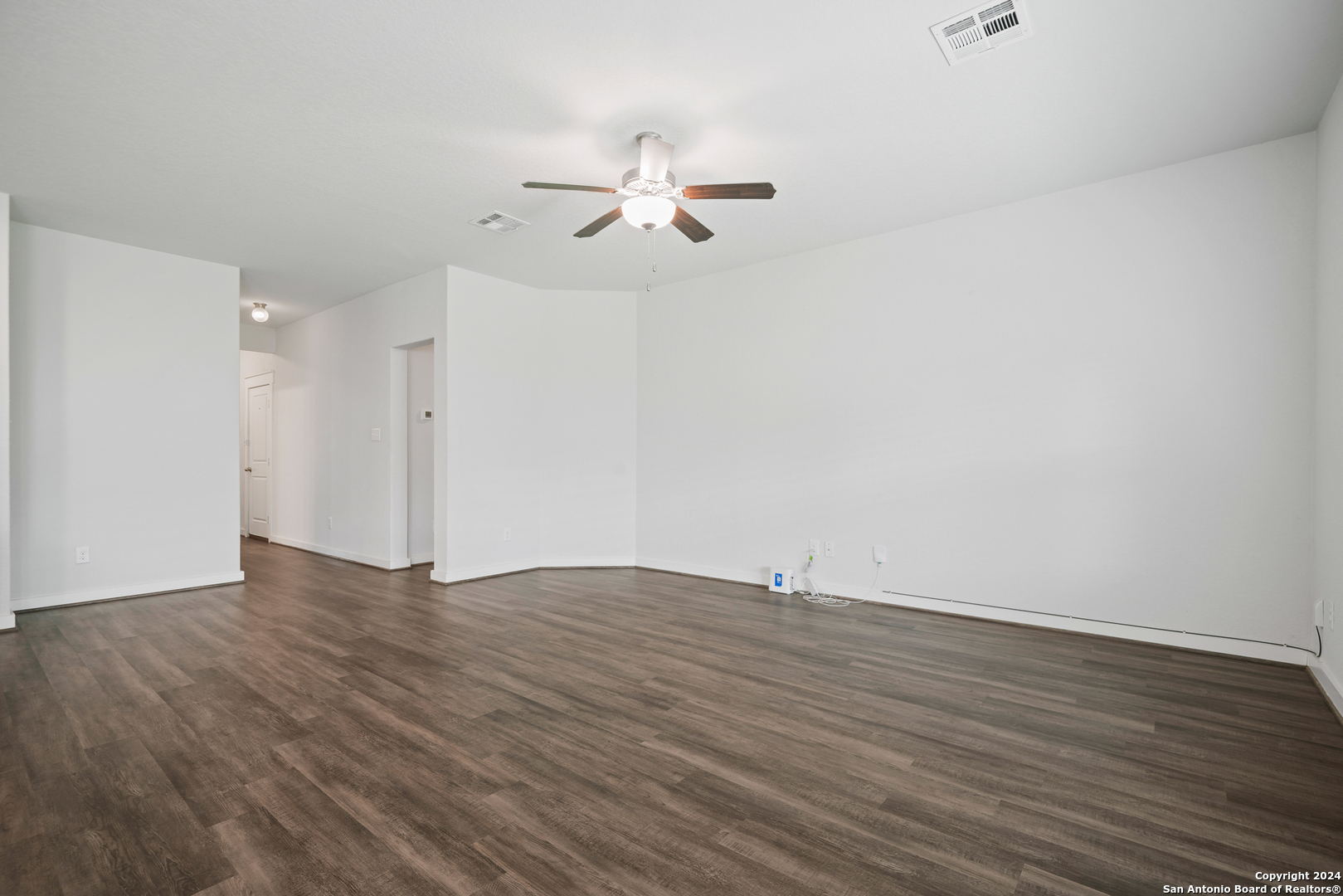 10519 Rosalina Loop Converse, TX 78109 - Photo 11 of 34