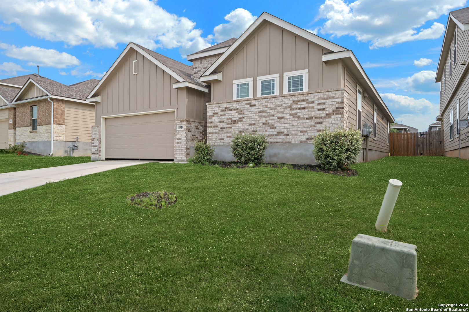 10519 Rosalina Loop Converse, TX 78109 - Photo 3 of 34