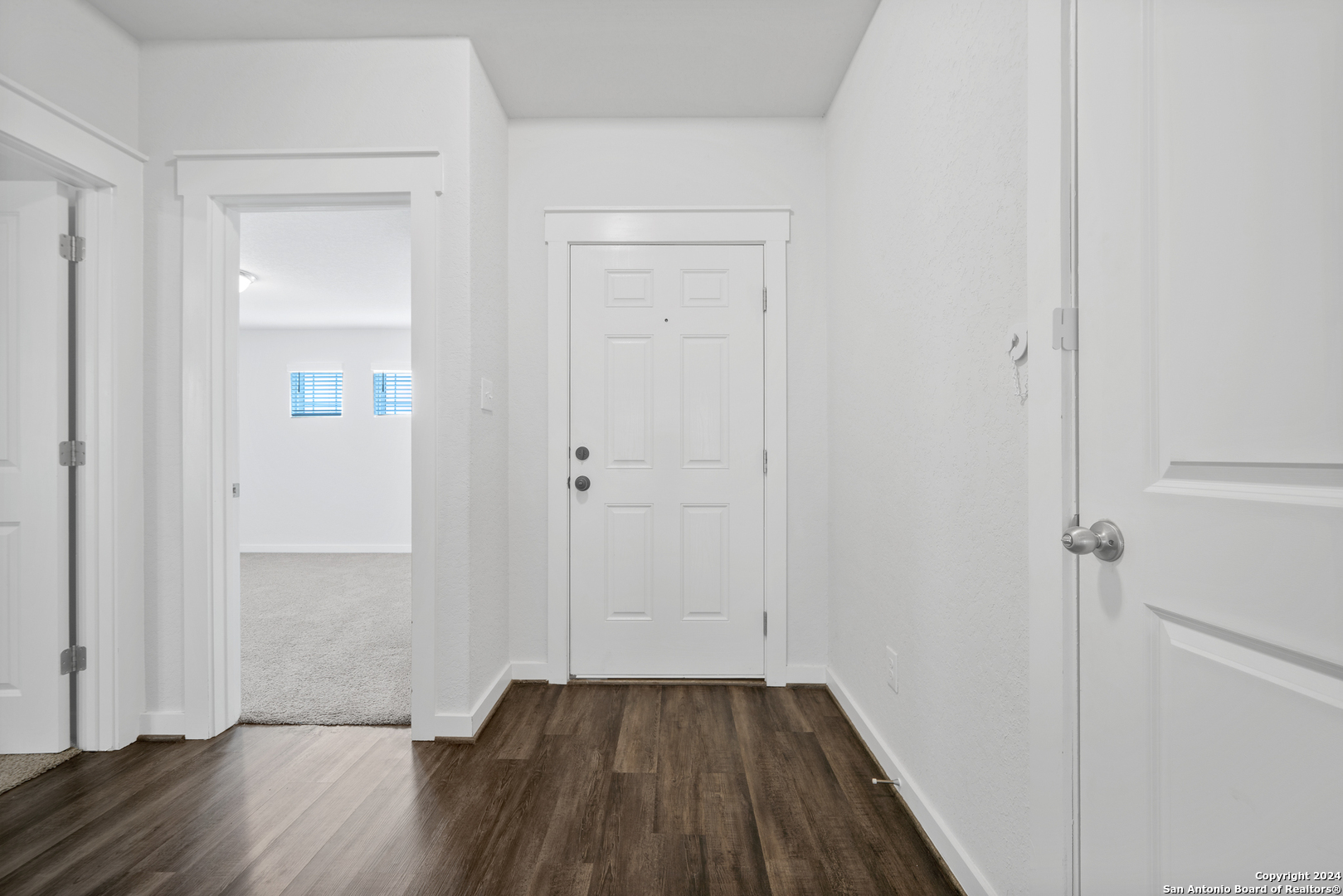 10519 Rosalina Loop Converse, TX 78109 - Photo 9 of 34