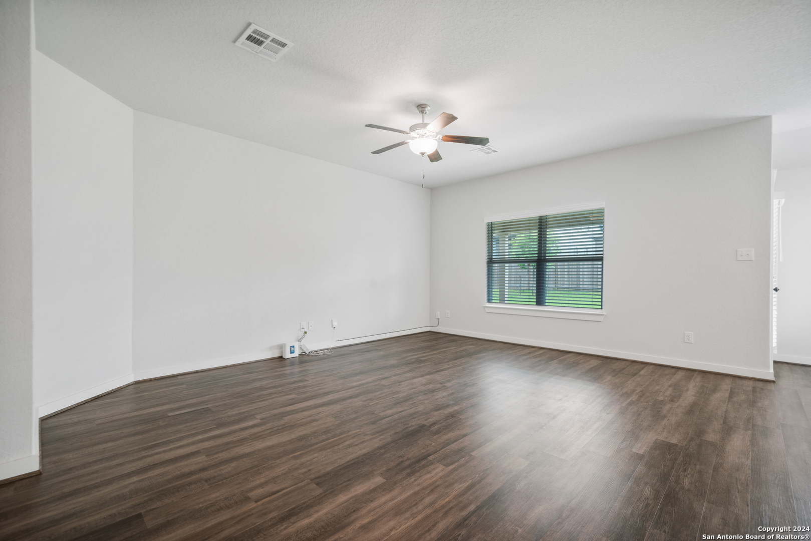 10519 Rosalina Loop Converse, TX 78109 - Photo 10 of 34