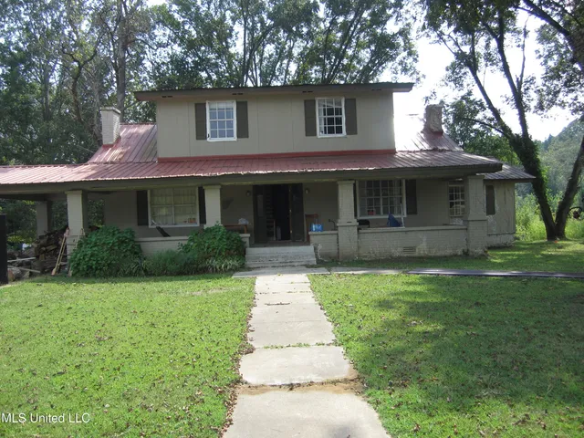 $225,000 | 136 North Guyton Boulevard, Blue Mountain, MS 38610