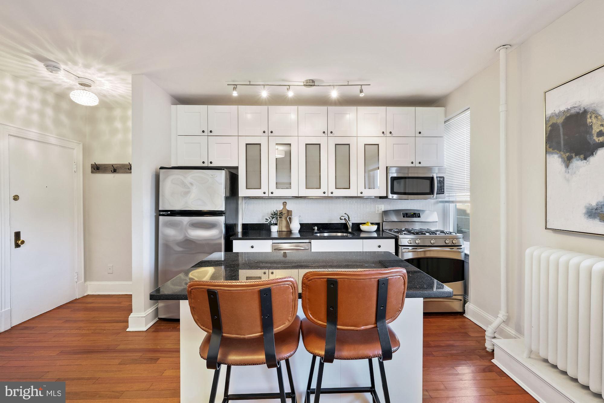 1901 Columbia Road Northwest, Unit 603 Washington, DC 20009 - Photo 4 of 21 Updated Kitchen