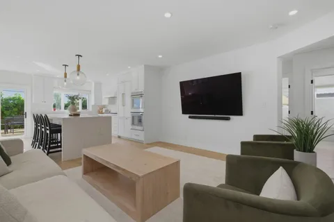 $2,888,000 | 1129 Clovelly Lane, Burlingame, CA 94010