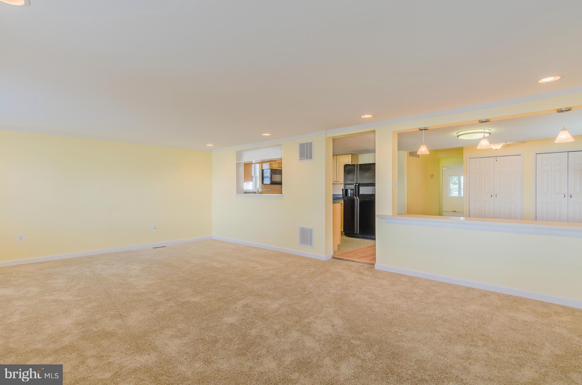 1116 East Riverside Avenue Baltimore, MD 21221 - Photo 3 of 30 Living Room