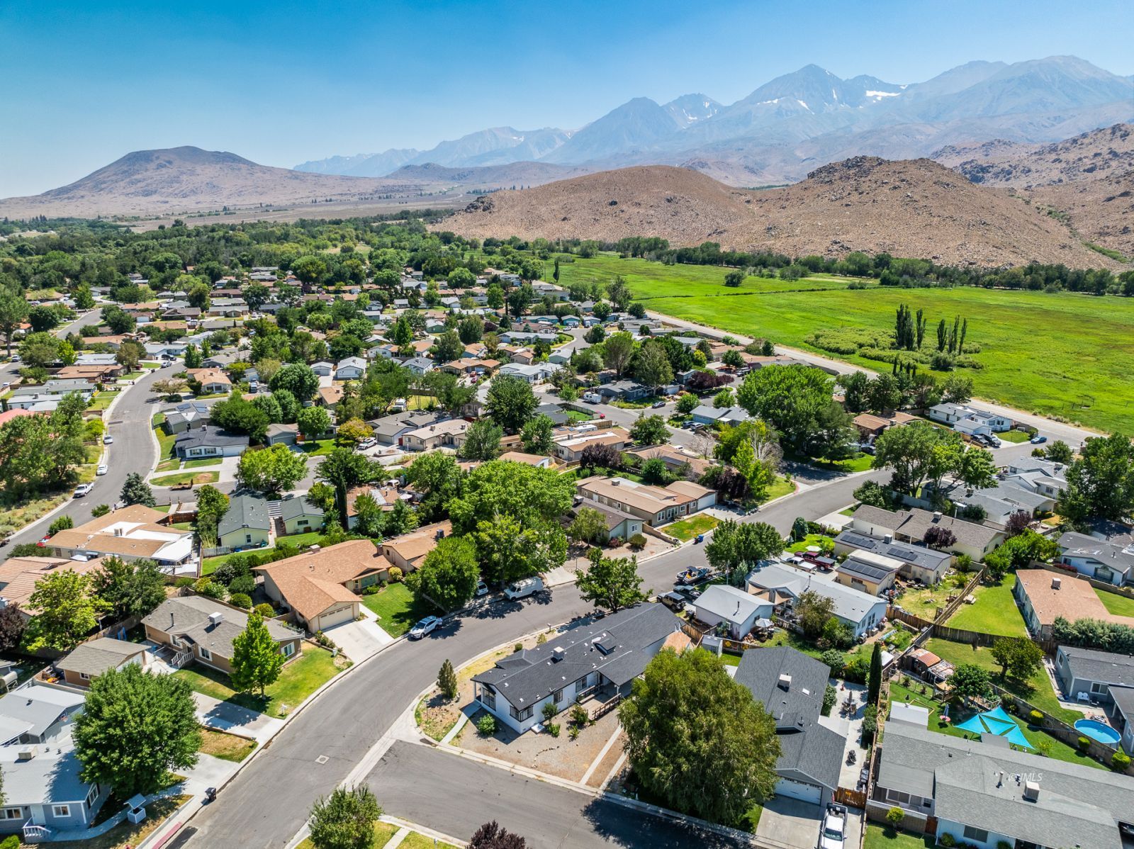 77 Olivia Lane Big Pine, CA 93513 - Photo 29 of 35 a view of a city with a mountain