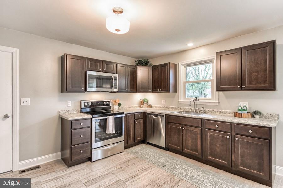526 Limestone Road Carlisle, PA 17015 - Photo 12 of 25 Gallery Image 12