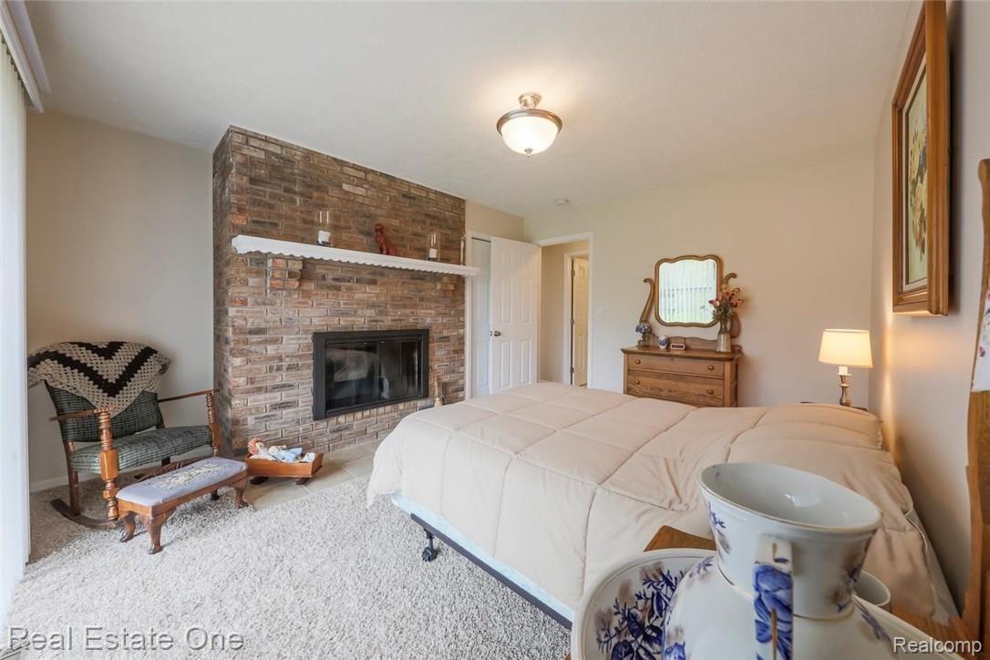 10696 Marshall Road South Lyon, MI 48178 - Photo 17 of 44 10696 Marshall 17.jpg