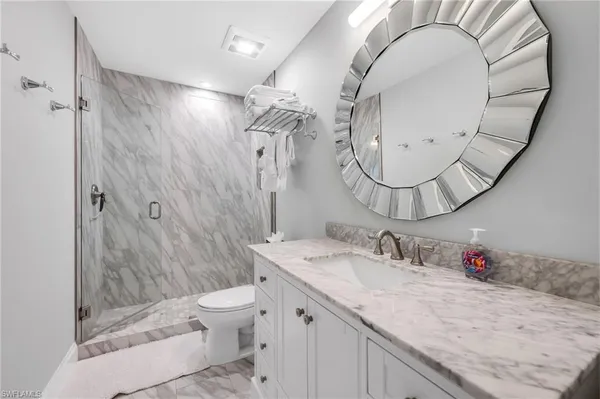 $5,500,000 | 2011 Gulf Shore Boulevard North, Unit 64, Naples, FL 34102