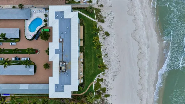 $5,500,000 | 2011 Gulf Shore Boulevard North, Unit 64, Naples, FL 34102