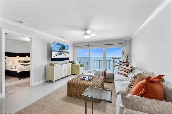 $5,500,000 | 2011 Gulf Shore Boulevard North, Unit 64, Naples, FL 34102