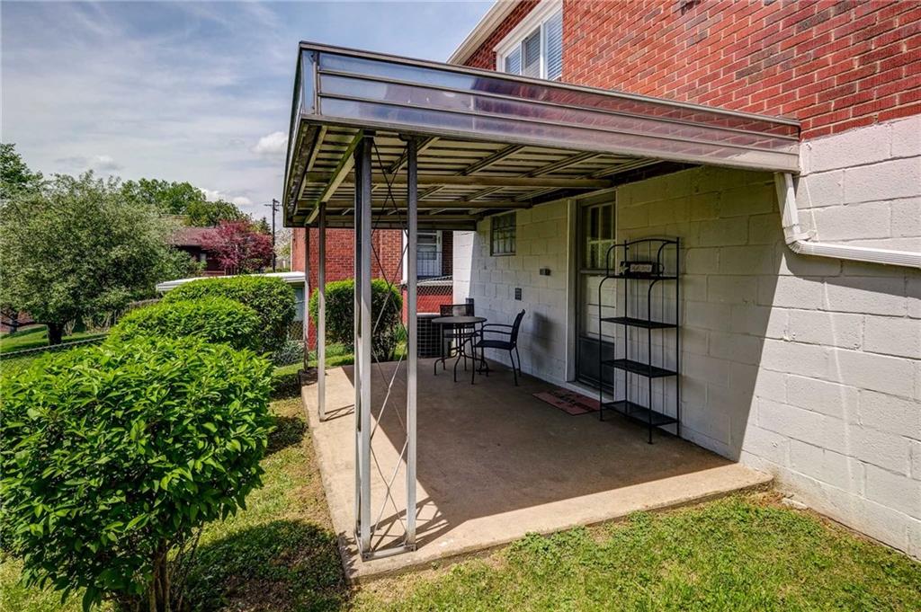 214 Shadyhill Road Pittsburgh, PA 15205 - Photo 16 of 20 Back Patio