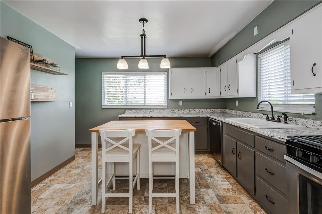 214 Shadyhill Road Pittsburgh, PA 15205 - Photo 6 of 20 Kitchen