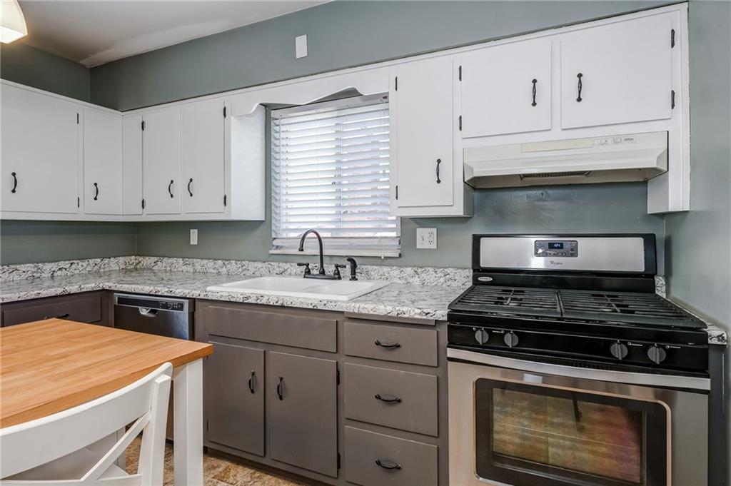 214 Shadyhill Road Pittsburgh, PA 15205 - Photo 7 of 20 Kitchen
