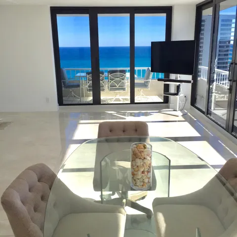 $1,170,000 | 5550 North Ocean Drive, Unit 22B, Singer Island, FL 33404