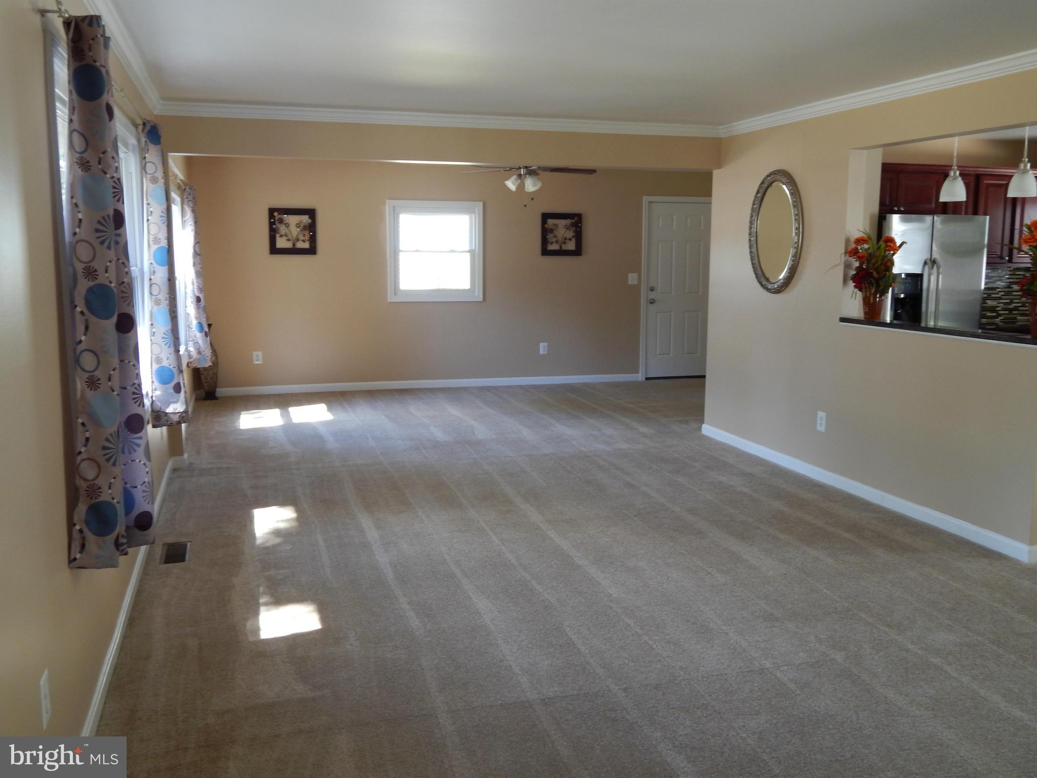 222 Brent Road Waldorf, MD 20602 - Photo 11 of 30 Living Room