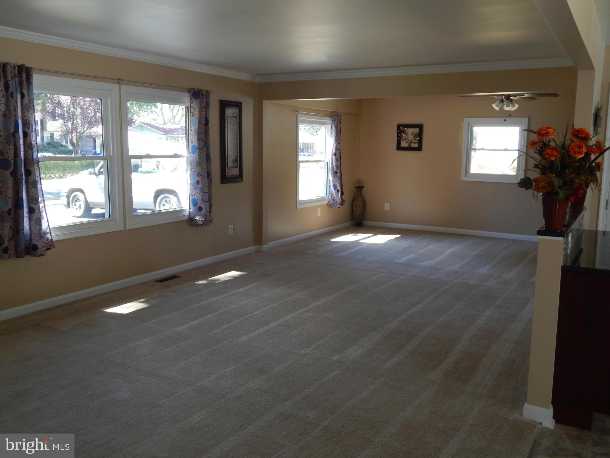 222 Brent Road Waldorf, MD 20602 - Photo 10 of 30 Living Room