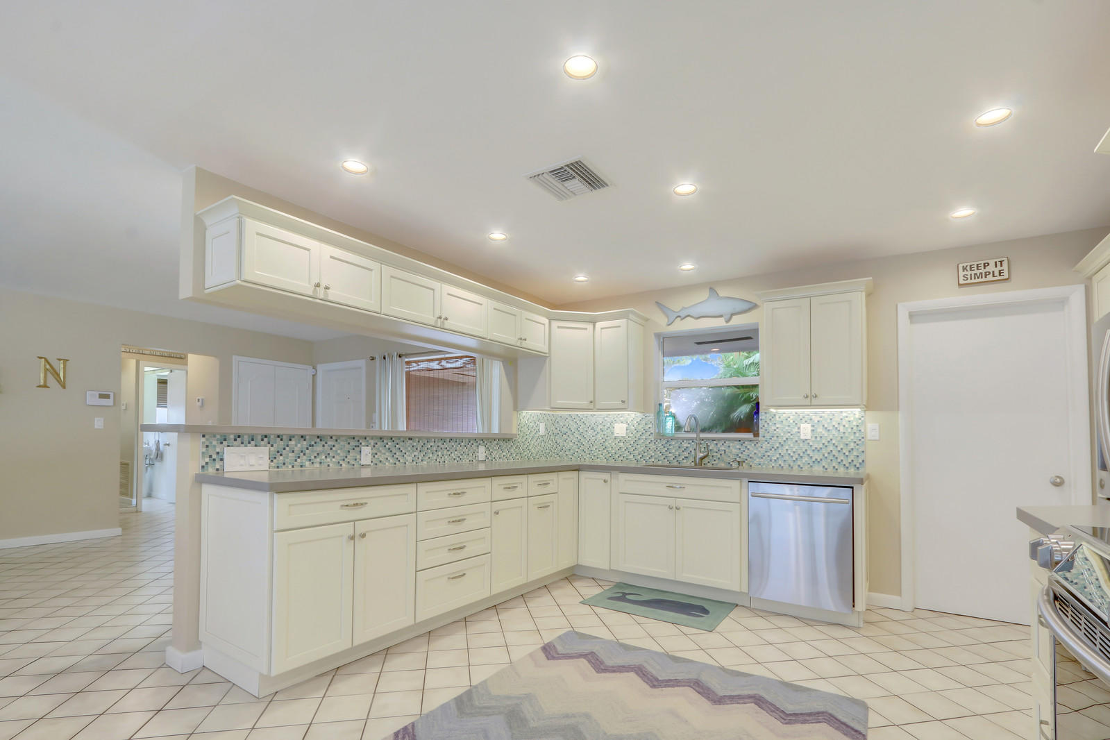 5811 Northeast 21st Road Fort Lauderdale, FL 33308 - Photo 11 of 22 11_Image7_mls