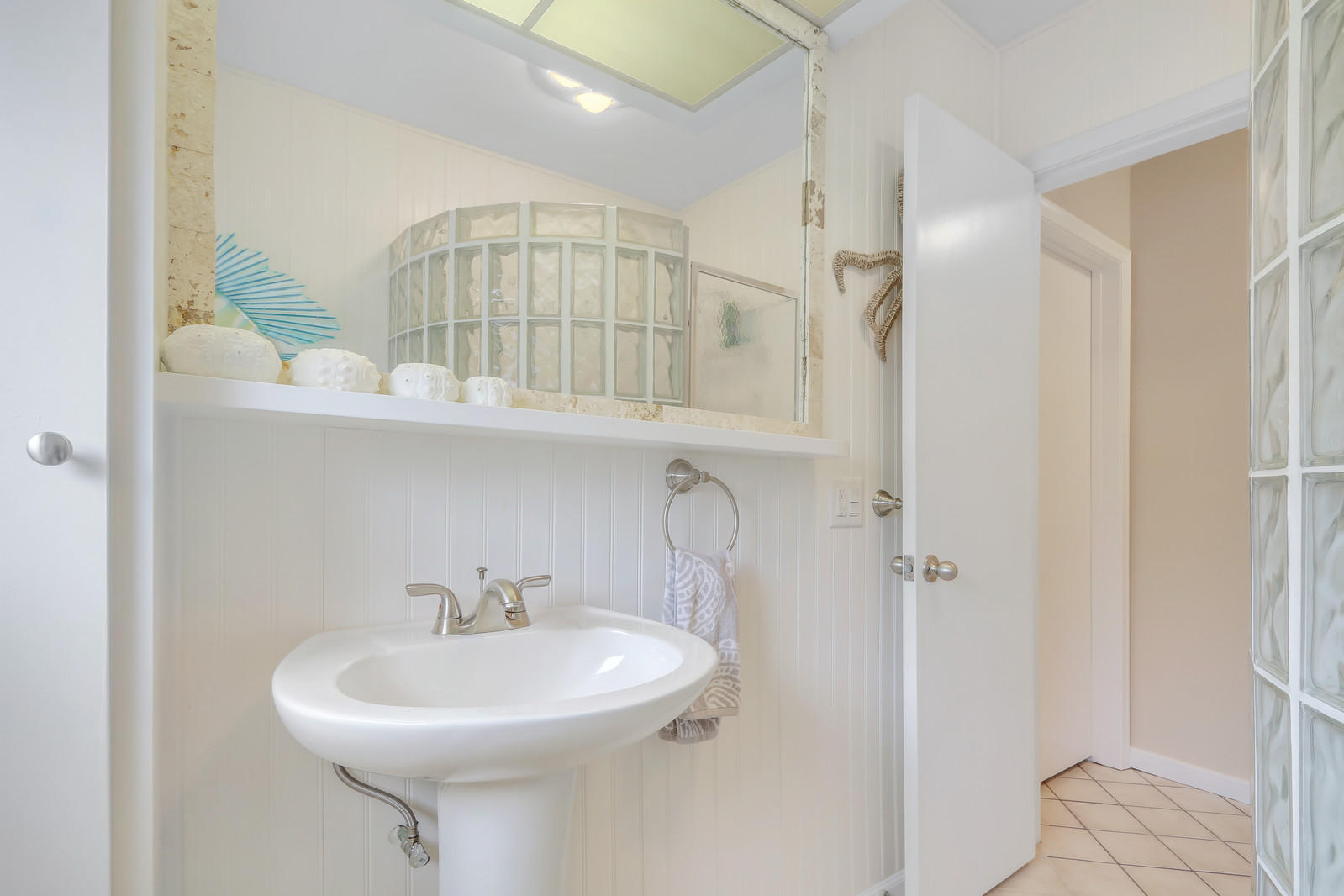 5811 Northeast 21st Road Fort Lauderdale, FL 33308 - Photo 16 of 22 16_Image14_mls