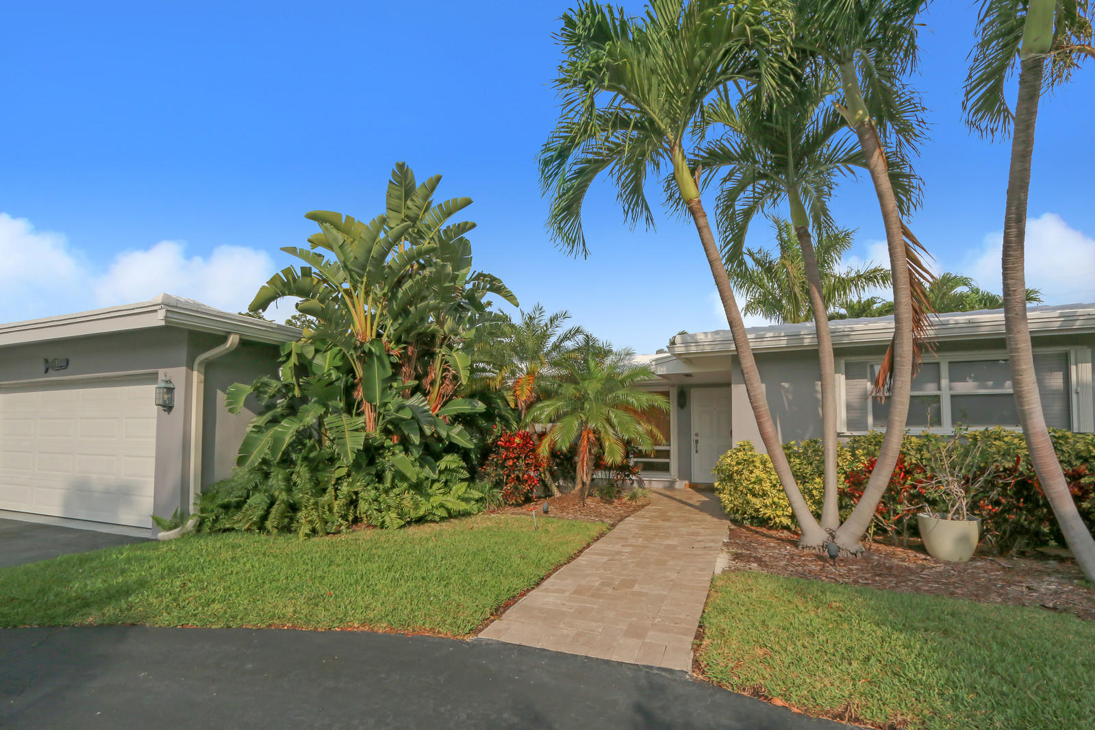5811 Northeast 21st Road Fort Lauderdale, FL 33308 - Photo 2 of 22 02_Image2_mls