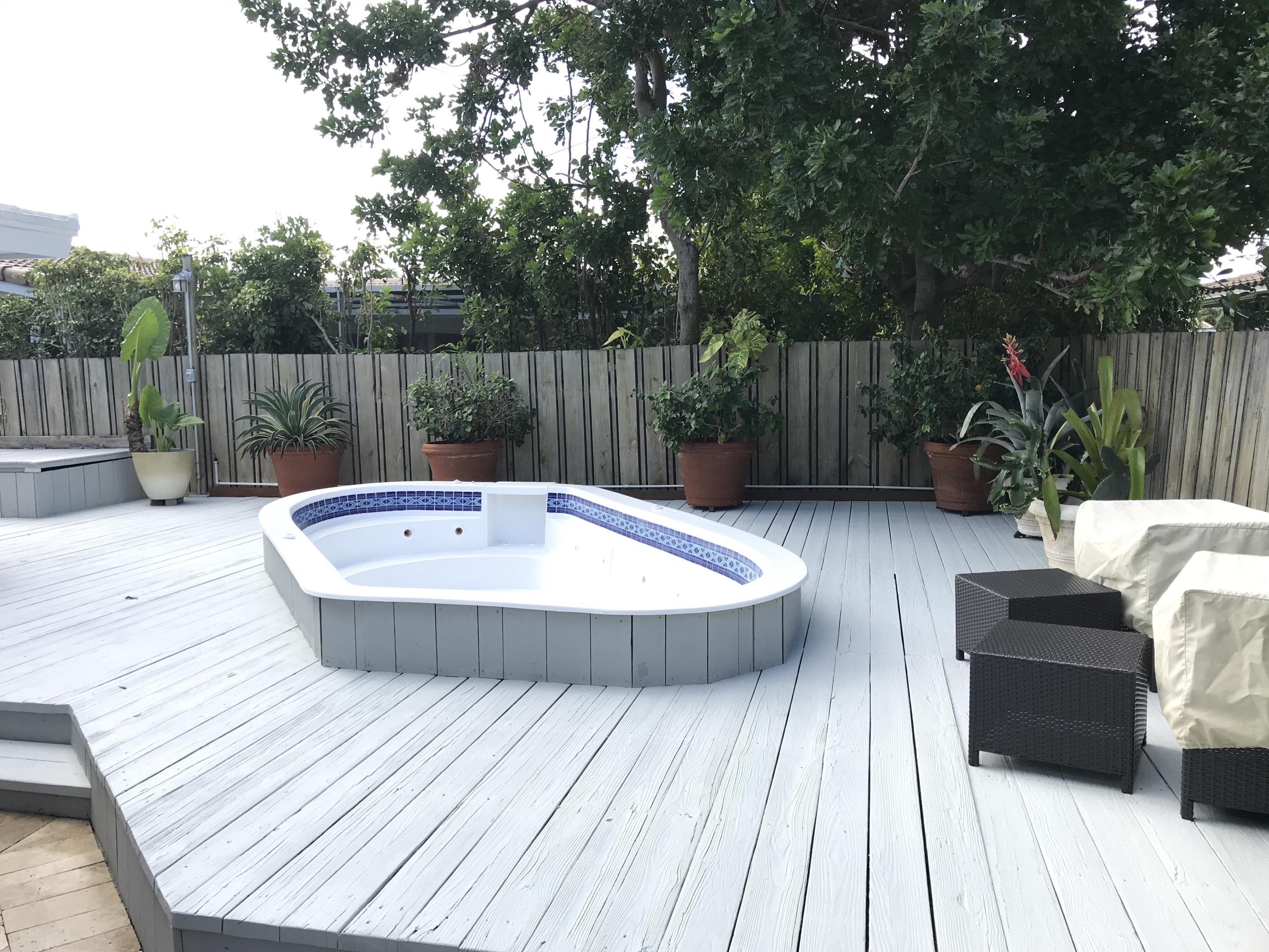 5811 Northeast 21st Road Fort Lauderdale, FL 33308 - Photo 21 of 22 jacuzzi patio