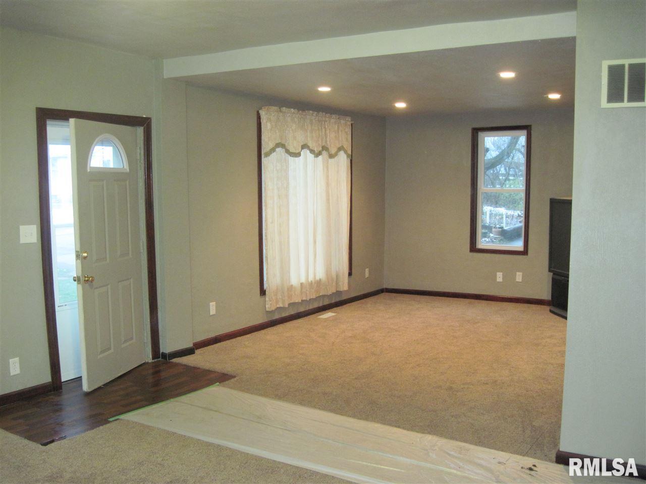 305 East 3rd Street Delavan, IL 61734 - Photo 3 of 30 Gallery Image 3