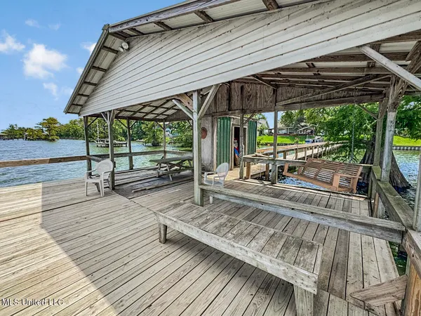 $420,000 | 628 Highway 569, Ferriday, LA 71334