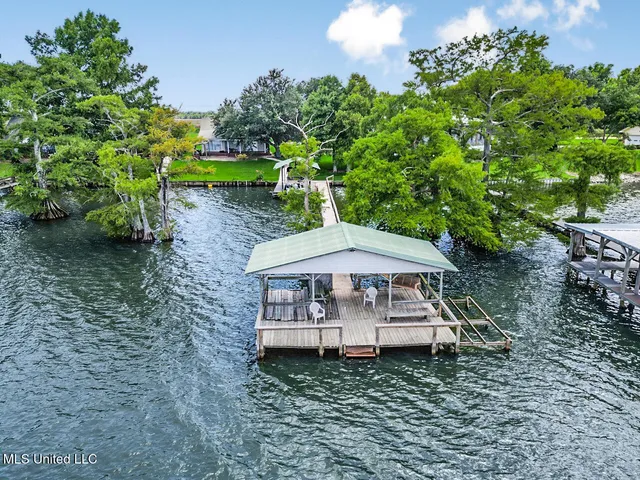 $420,000 | 628 Highway 569, Ferriday, LA 71334