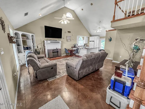 $420,000 | 628 Highway 569, Ferriday, LA 71334