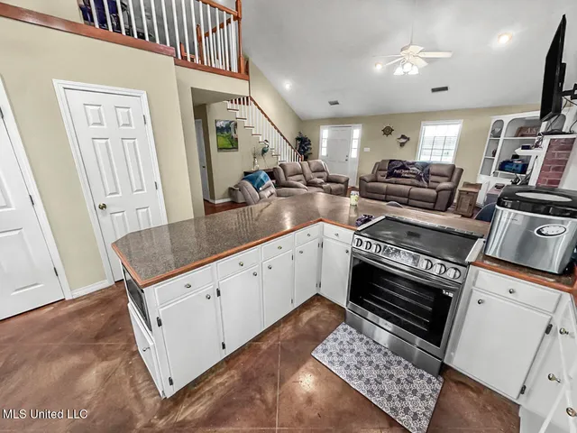 $420,000 | 628 Highway 569, Ferriday, LA 71334