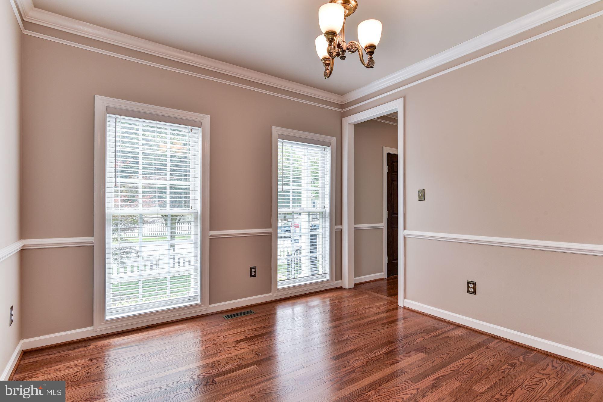 12005 Chestnut Glen Road Clarksburg, MD 20871 - Photo 12 of 56 Gallery Image 12