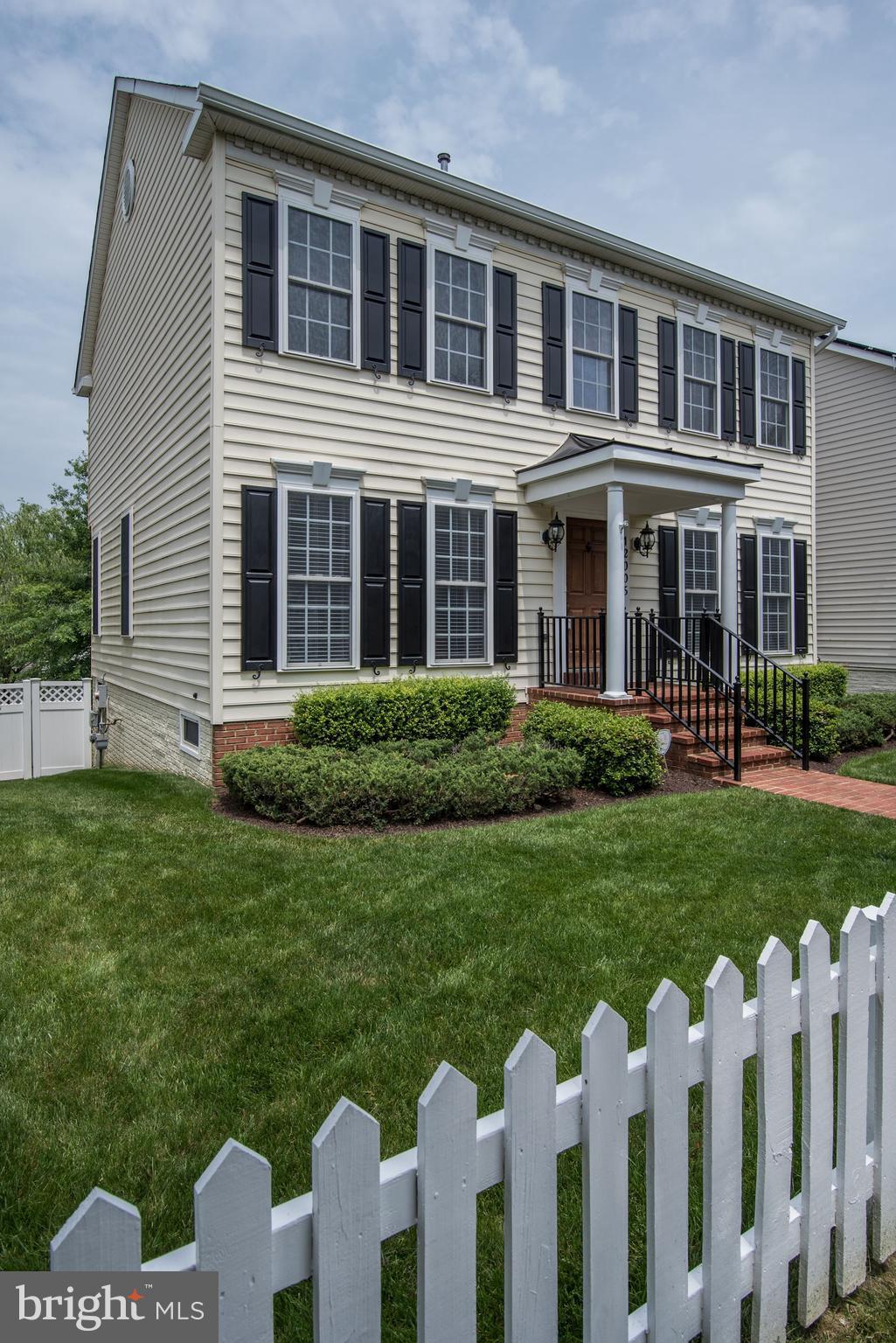 12005 Chestnut Glen Road Clarksburg, MD 20871 - Photo 4 of 56 Gallery Image 4