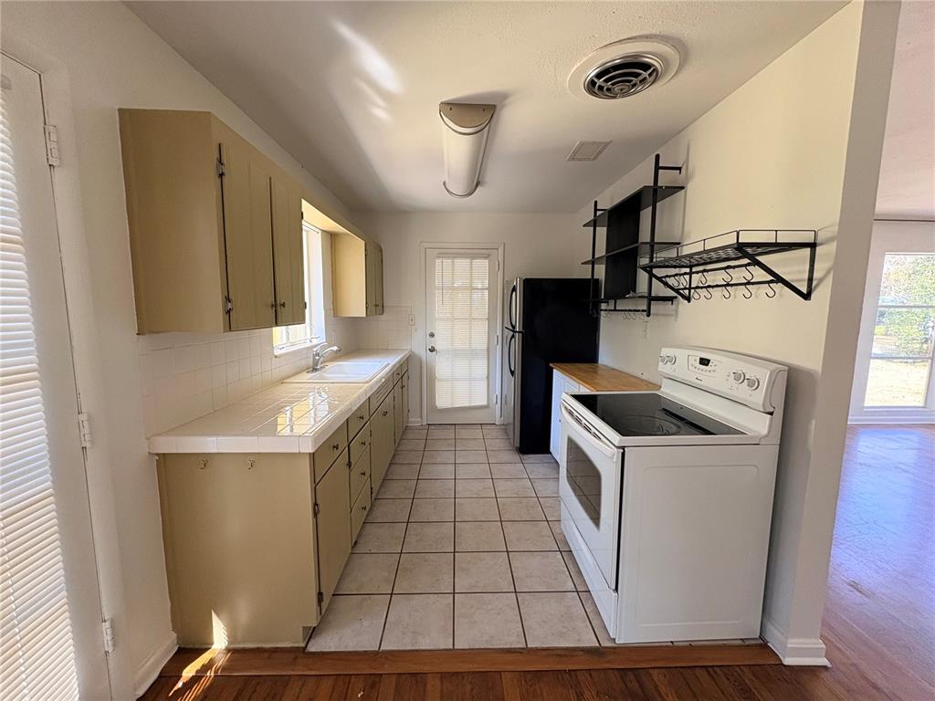 538 Northwest 35th Street Gainesville, FL 32607 - Photo 4 of 8