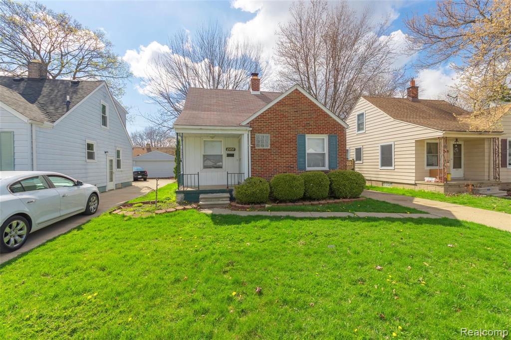 23737 Normandy Avenue Eastpointe, MI 48021 - Photo 1 of 18