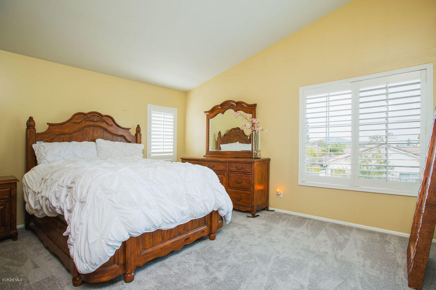 1739 Empty Saddle Road Simi Valley, CA 93063 - Photo 12 of 19 014_14master_bedroom