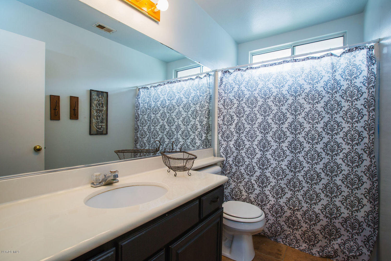 1739 Empty Saddle Road Simi Valley, CA 93063 - Photo 15 of 19 017_17bathroom_1