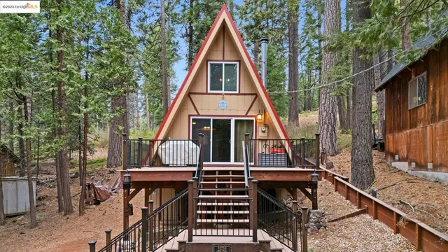 a view of house with a outdoor space