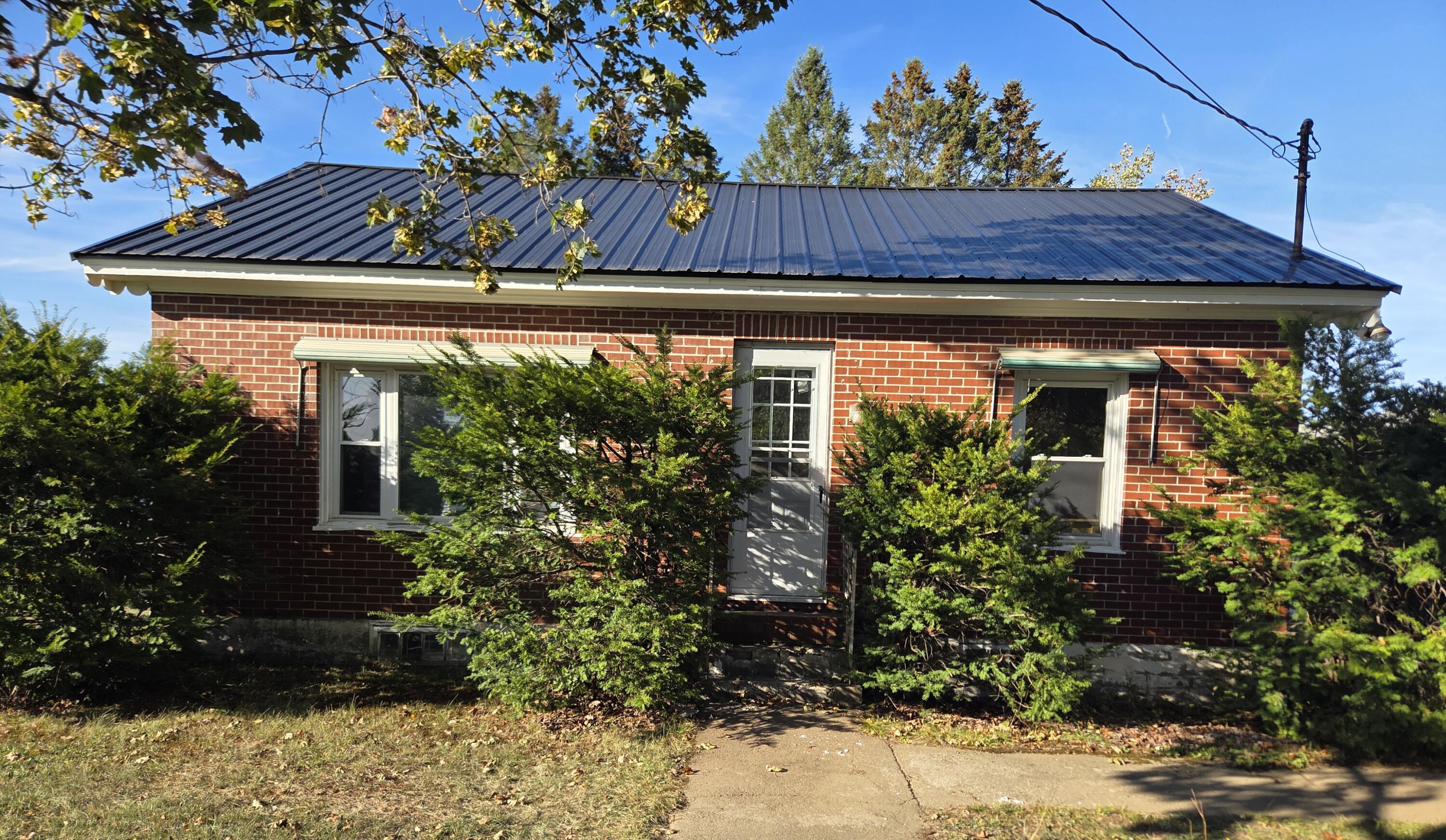 28 Dr Mann Road Skowhegan, ME 04976 - Photo 2 of 37 20250921_162944