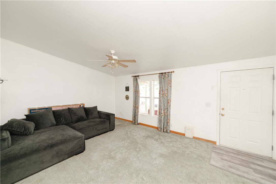 3535 Ajo Road Golden Valley, AZ 86413 - Photo 7 of 58 Living Room