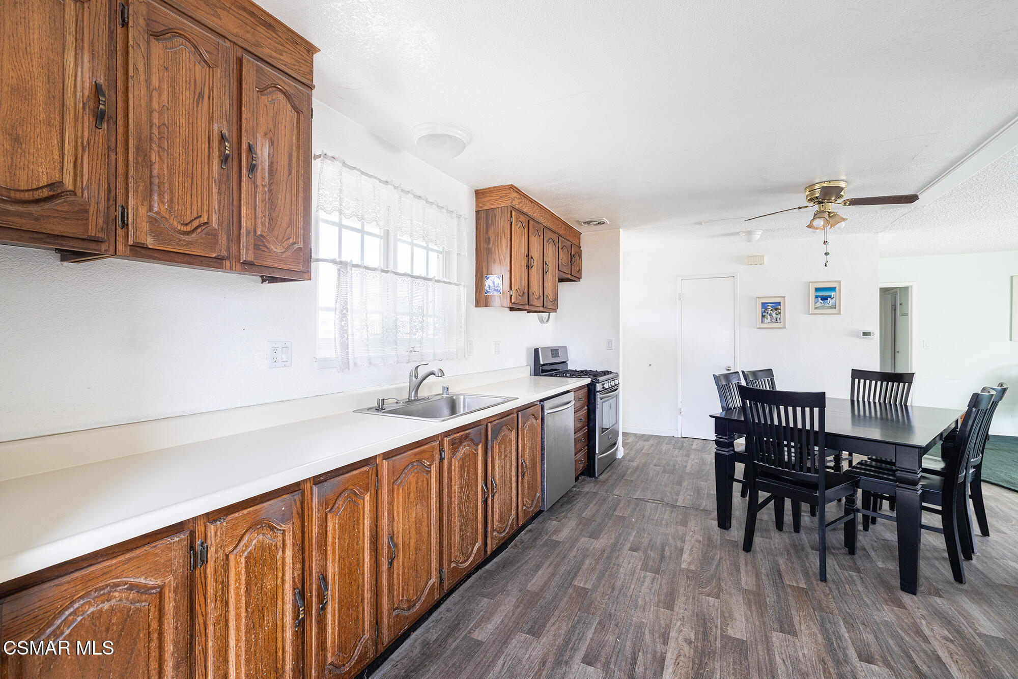 1620 Spence Street Simi Valley, CA 93065 - Photo 13 of 28 Spence11