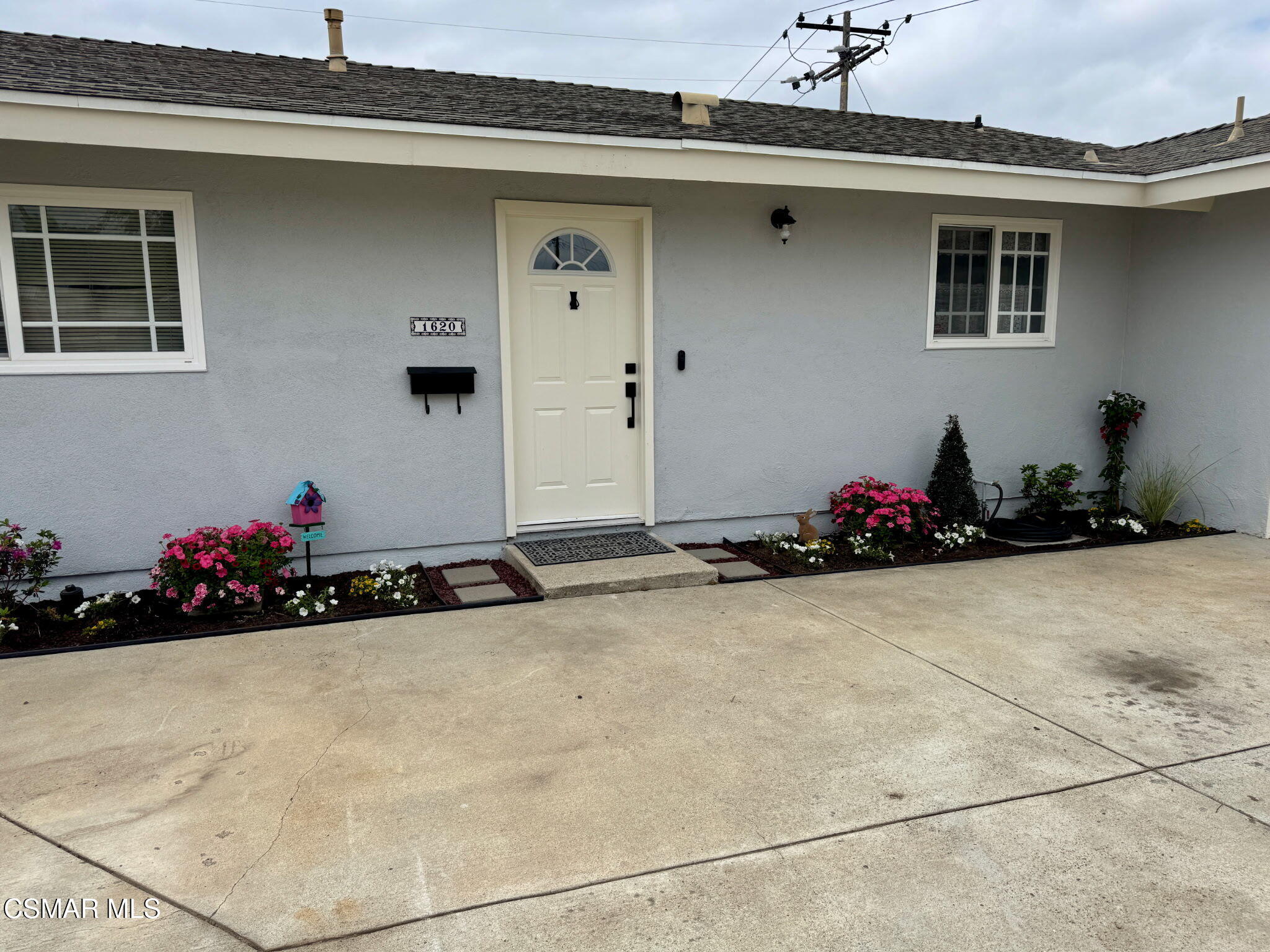 1620 Spence Street Simi Valley, CA 93065 - Photo 4 of 28 IMG_4987