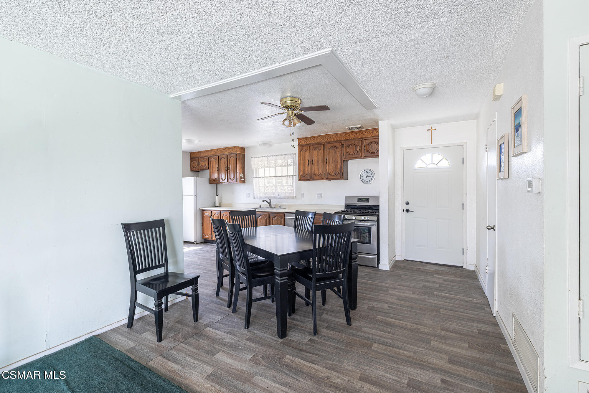 1620 Spence Street Simi Valley, CA 93065 - Photo 7 of 28 Spence6