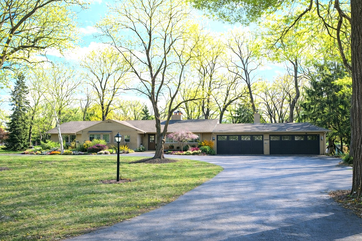 1316 Mineral Springs Road Sterling, IL 61081 - Photo 2 of 48