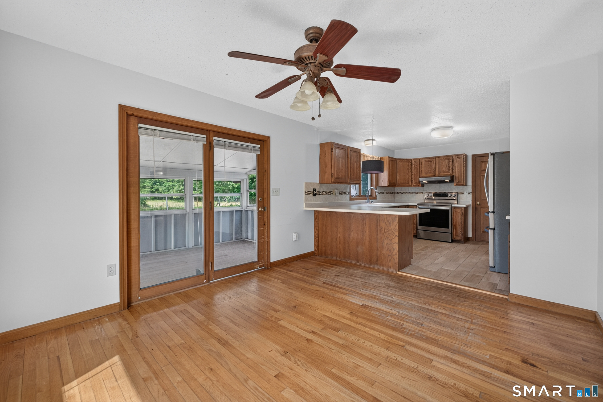 7 Massapeag Point Road Montville, CT 06382 - Photo 10 of 39