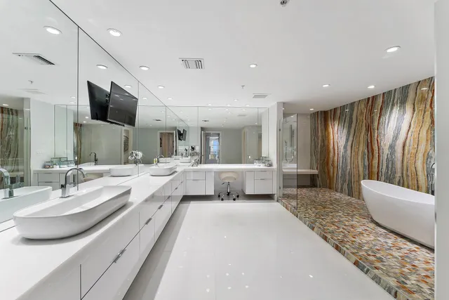 $3,945,000 | 155 South Ocean Avenue, Unit 502, Palm Beach Shores, FL 33404